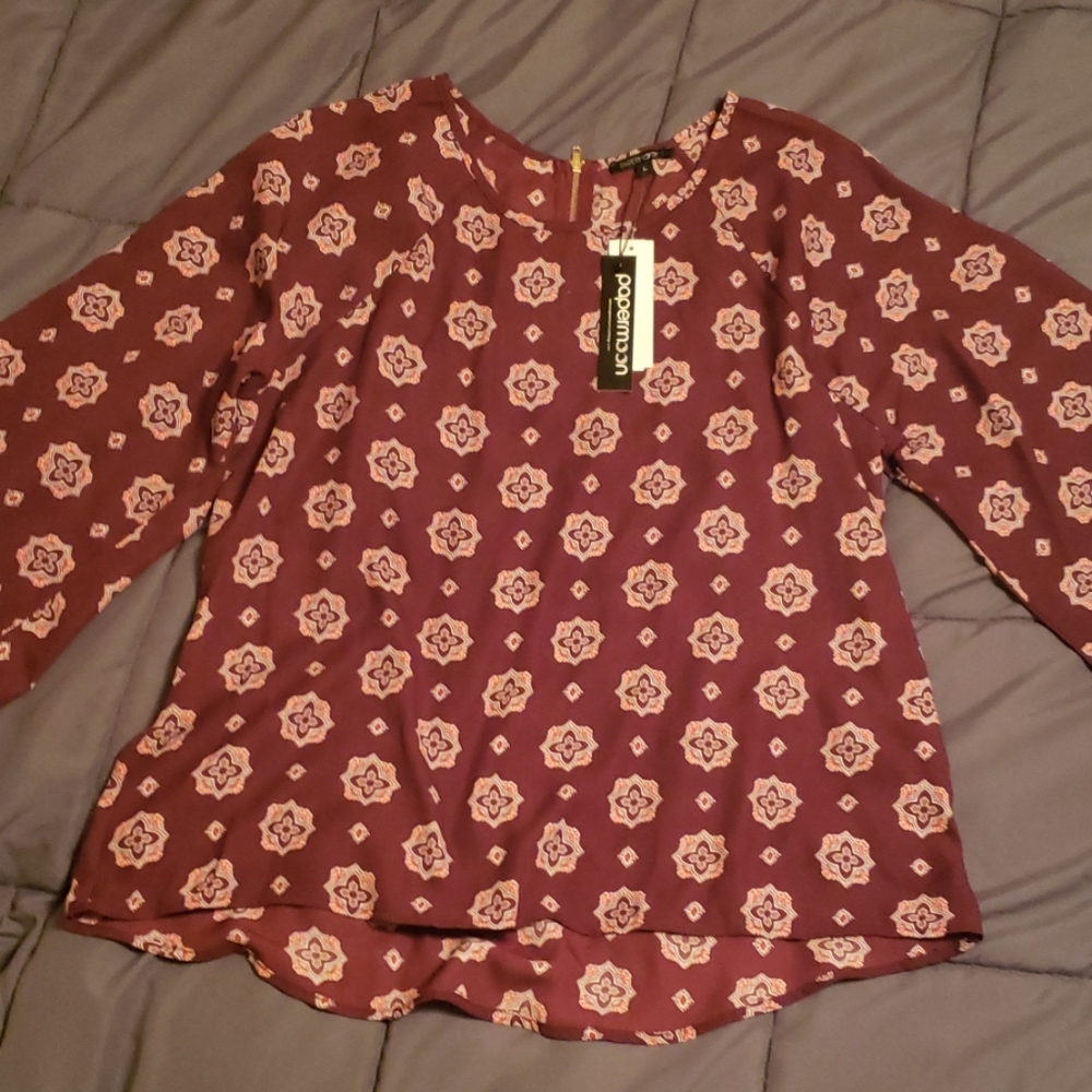 Flowy maroon blouse